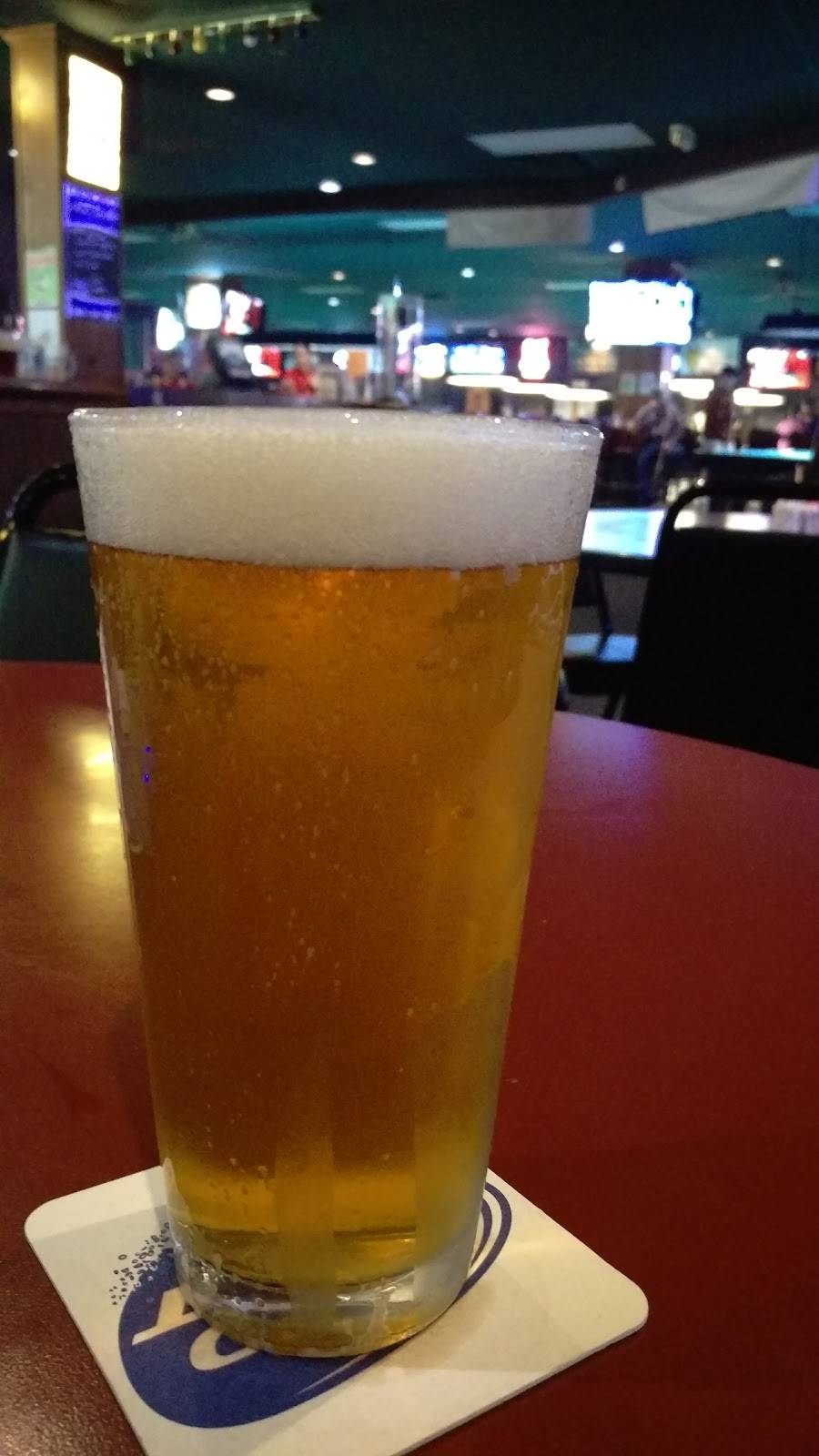 Side Pockets - North | restaurant | 600 NW Englewood Rd, Kansas City, MO 64118, USA | 8164559900 OR +1 816-455-9900