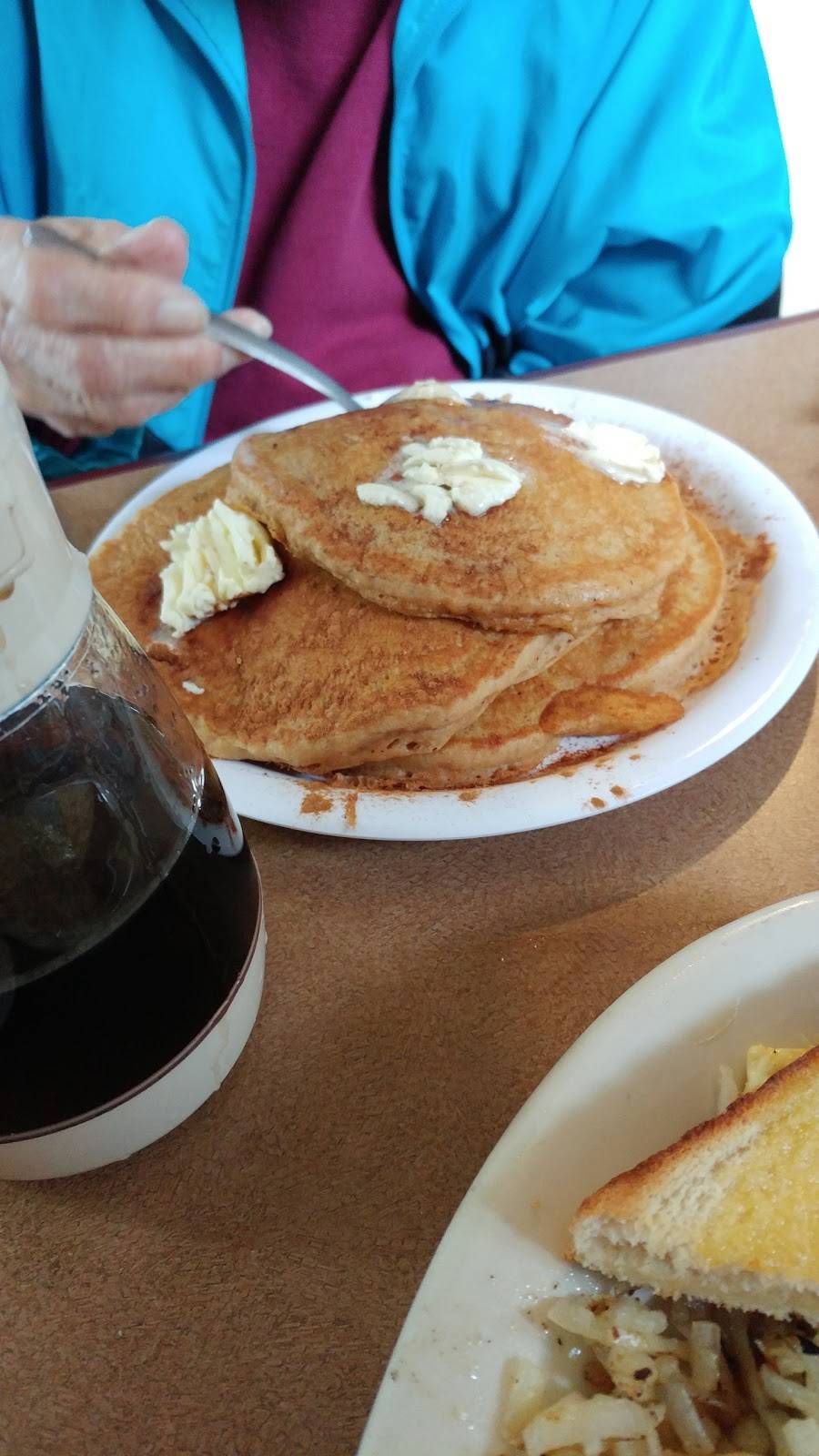 Olde Towne Pancake House and Catering | restaurant | 142 Boone St, Jonesborough, TN 37659, USA | 4239138111 OR +1 423-913-8111