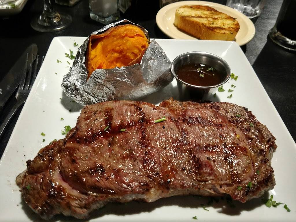 Blackhawk Steak Pit | restaurant | 1429 IL-2, Oregon, IL 61061, USA | 8157322500 OR +1 815-732-2500