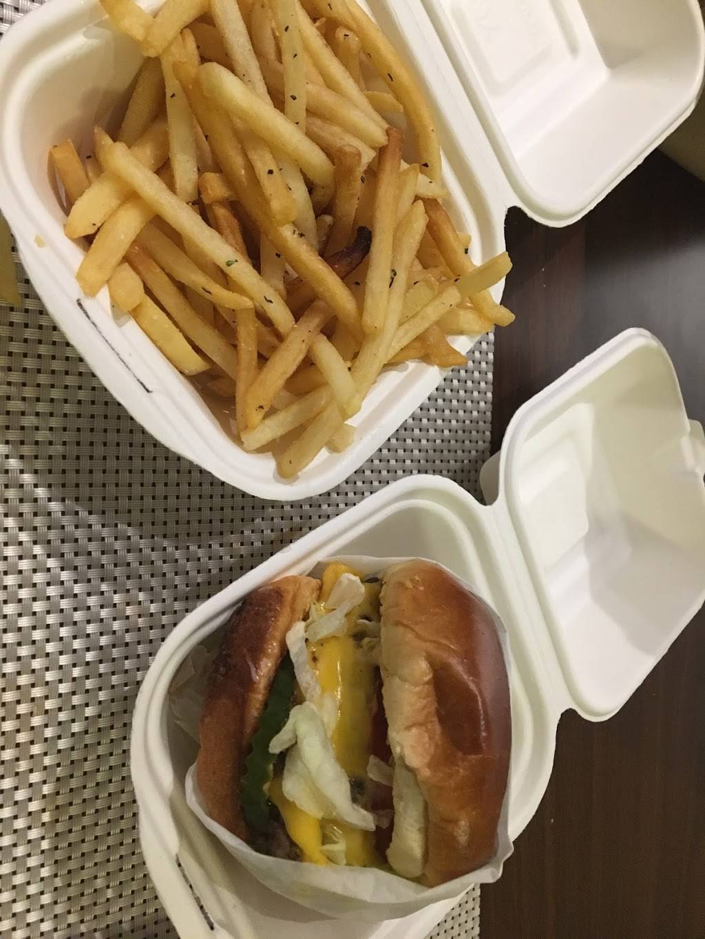 25 Degrees Chicago | restaurant | 736 N Clark St, Chicago, IL 60654, USA | 3129439700 OR +1 312-943-9700