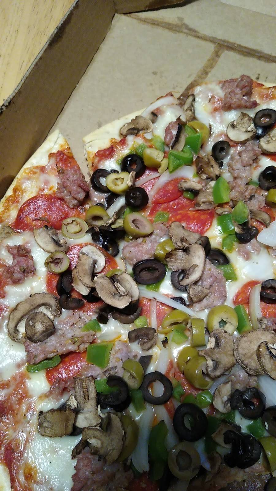 Gordys Pizza | restaurant | 330 E Racine St, Jefferson, WI 53549, USA | 9205413166 OR +1 920-541-3166