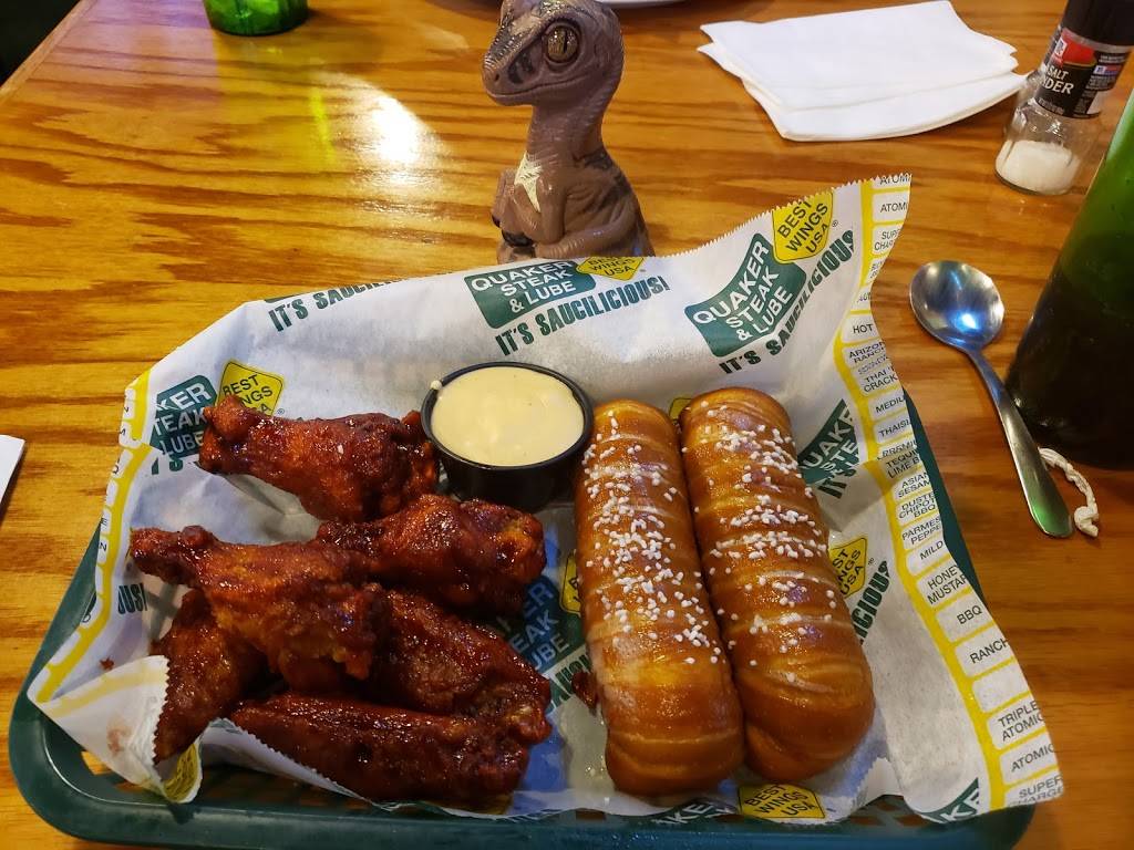 Quaker Steak & Lube | restaurant | 7834 Reynolds Rd, Mentor, OH 44060, USA | 4409549464 OR +1 440-954-9464
