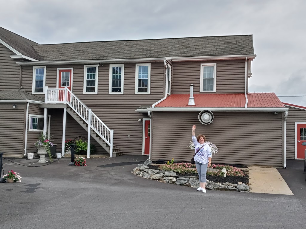 Central Manor Bakery & Grille | bakery | 3667 Blue Rock Rd, Lancaster, PA 17603, USA | 7178728211 OR +1 717-872-8211