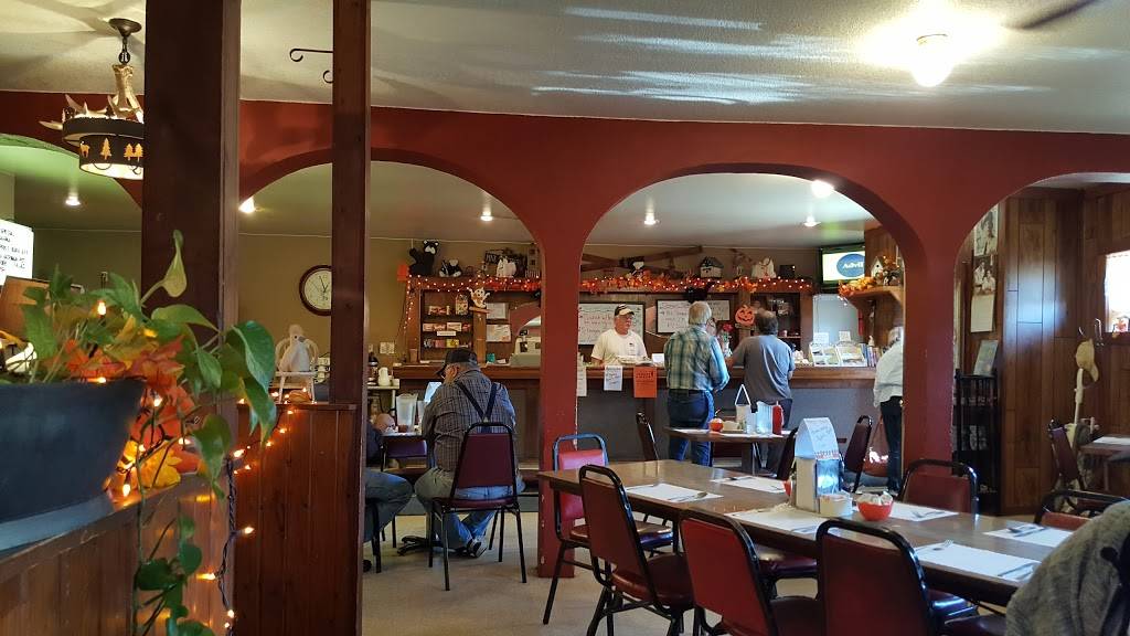 Town & Country Cafe | restaurant | 320 E Belvidere Ave, Kellogg, MN 55945, USA | 5077674593 OR +1 507-767-4593