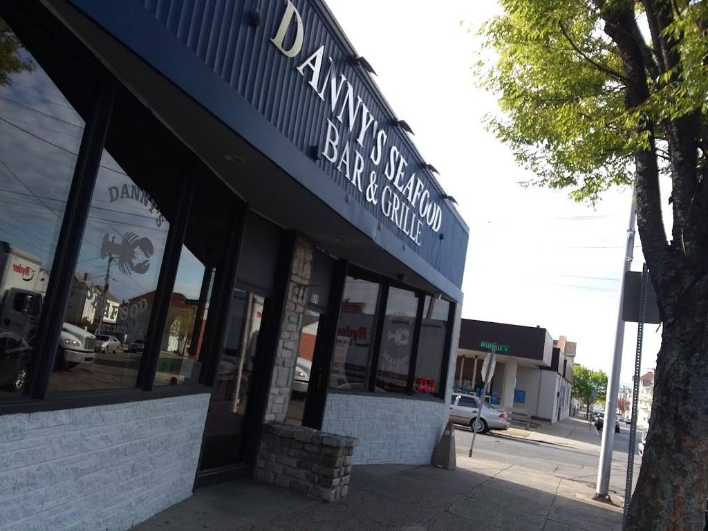 Dannys Seafood / Bar & Grille | restaurant | 574 N Front St, New Bedford, MA 02745, USA | 5089928643 OR +1 508-992-8643