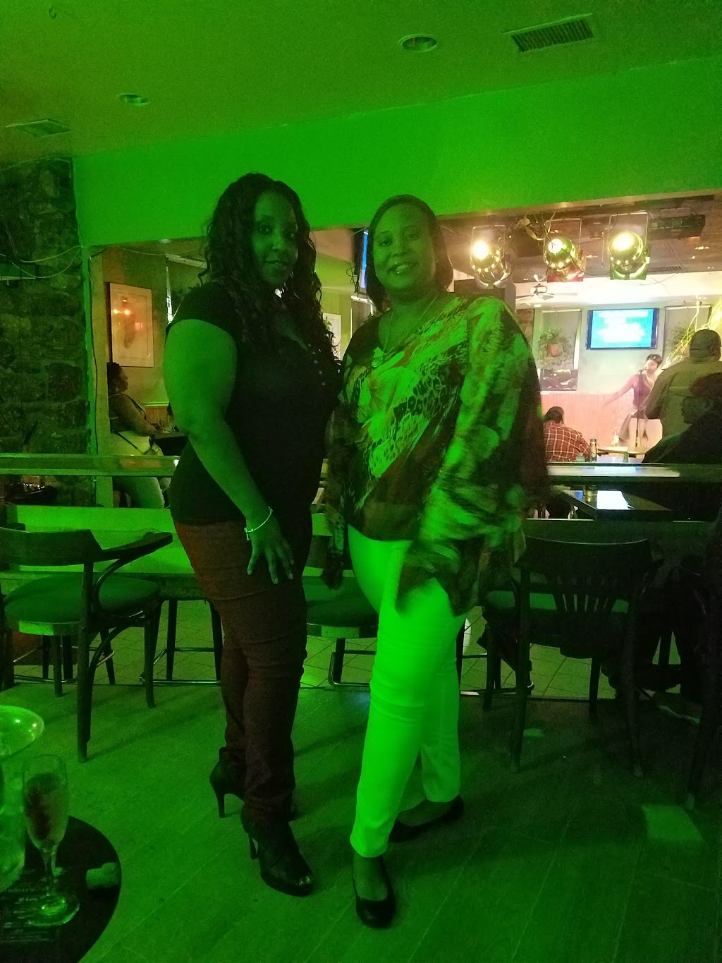 A Touch of the Past | restaurant | 947 Mannheim Rd, Bellwood, IL 60104, USA | 7084939236 OR +1 708-493-9236