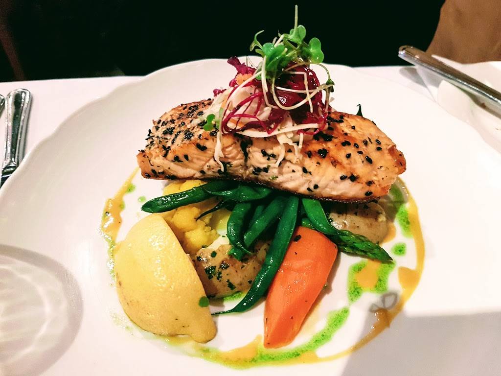 Evoo | restaurant | 138 Avenue Rd, Toronto, ON M5R 2H6, Canada | 6475600381 OR +1 647-560-0381