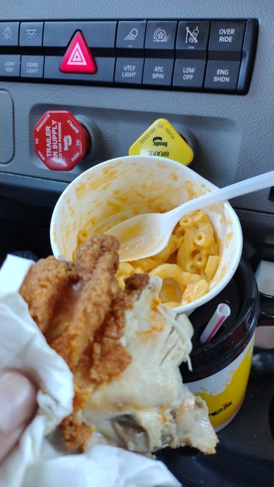 Krispy Krunchy Chicken | restaurant | 1902 E Hobsonway, Blythe, CA 92225, USA | 7609221000 OR +1 760-922-1000