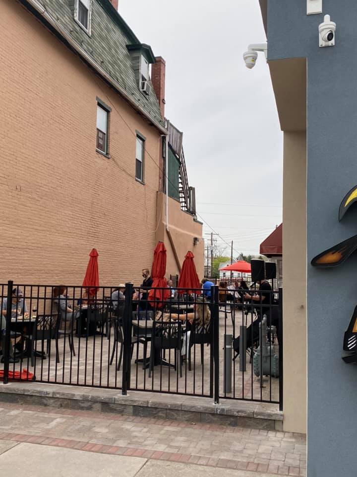 Mountain View Wine Bar and Tap Room | restaurant | 95 Crystal St, East Stroudsburg, PA 18301, USA | 5705171416 OR +1 570-517-1416