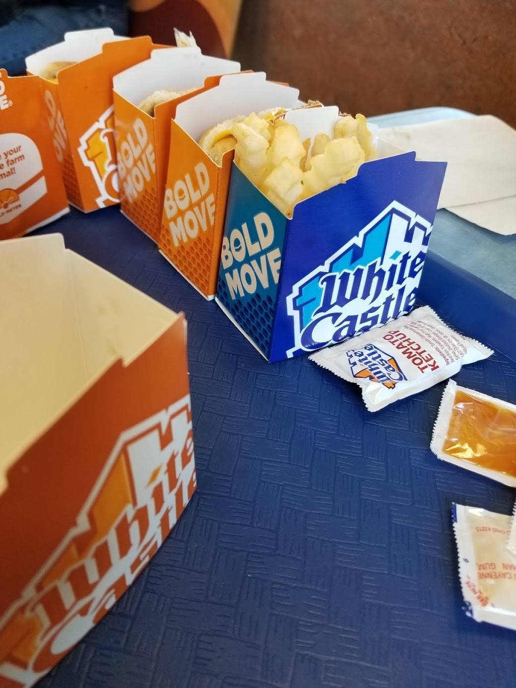White Castle | restaurant | 9001 Fields Ertel Rd, Cincinnati, OH 45249, USA | 5136832890 OR +1 513-683-2890