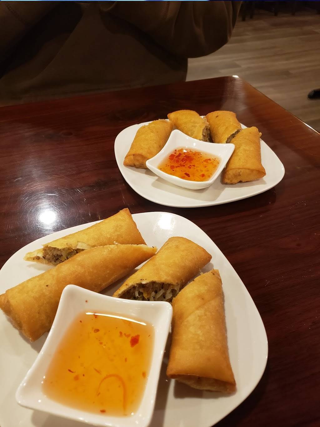 Cups and Cheers International Sports Bar Restaurant | restaurant | 1626 White Bear Ave, St Paul, MN 55106, USA | 6513308614 OR +1 651-330-8614