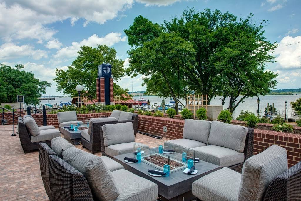 Blackwall Hitch | restaurant | 5 Cameron St, Alexandria, VA 22314, USA | 7037396090 OR +1 703-739-6090