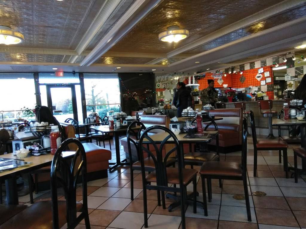 Best Diner | restaurant | 5339 W Market St, Greensboro, NC 27409, USA | 3366324400 OR +1 336-632-4400