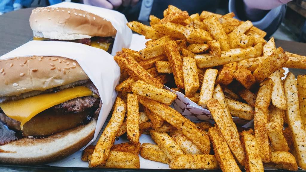 Sequoia Burger | restaurant | 1382 Gravenstein Hwy S, Sebastopol, CA 95472, USA | 7078297543 OR +1 707-829-7543