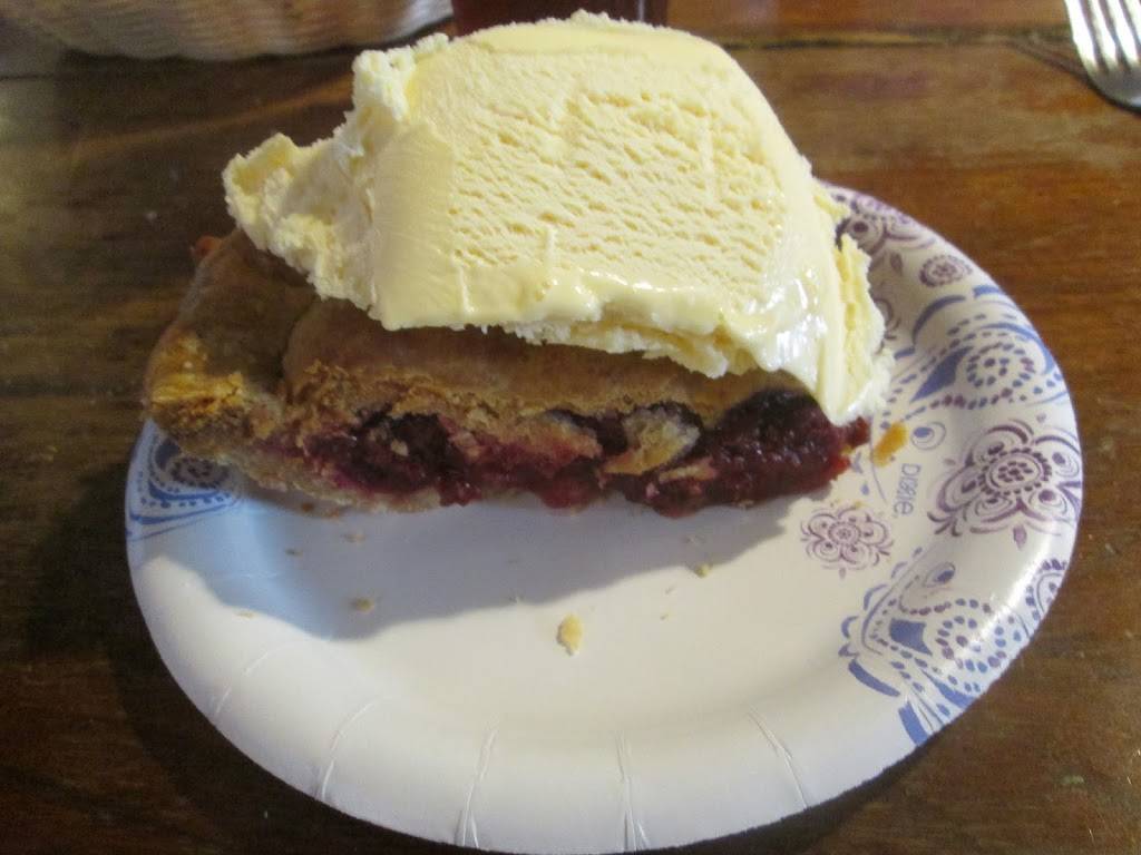 Filling Station | restaurant | 307 Bishop Hill St, Bishop Hill, IL 61419, USA | 3099273355 OR +1 309-927-3355