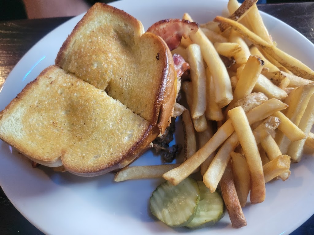 The Peanut | restaurant | 12921 State Line Rd, Kansas City, MO 64145, USA | 8163212289 OR +1 816-321-2289