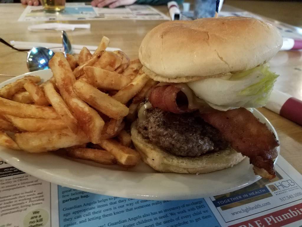 Rips Place Steakhouse and Bar | restaurant | 177 S Main St, Vermontville, MI 49096, USA | 5177260789 OR +1 517-726-0789