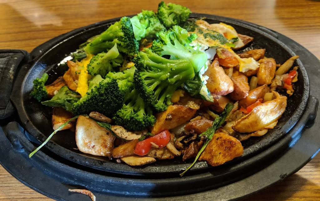 Dennys | restaurant | 4121 W Anthem Way, Anthem, AZ 85086, USA | 6235512704 OR +1 623-551-2704