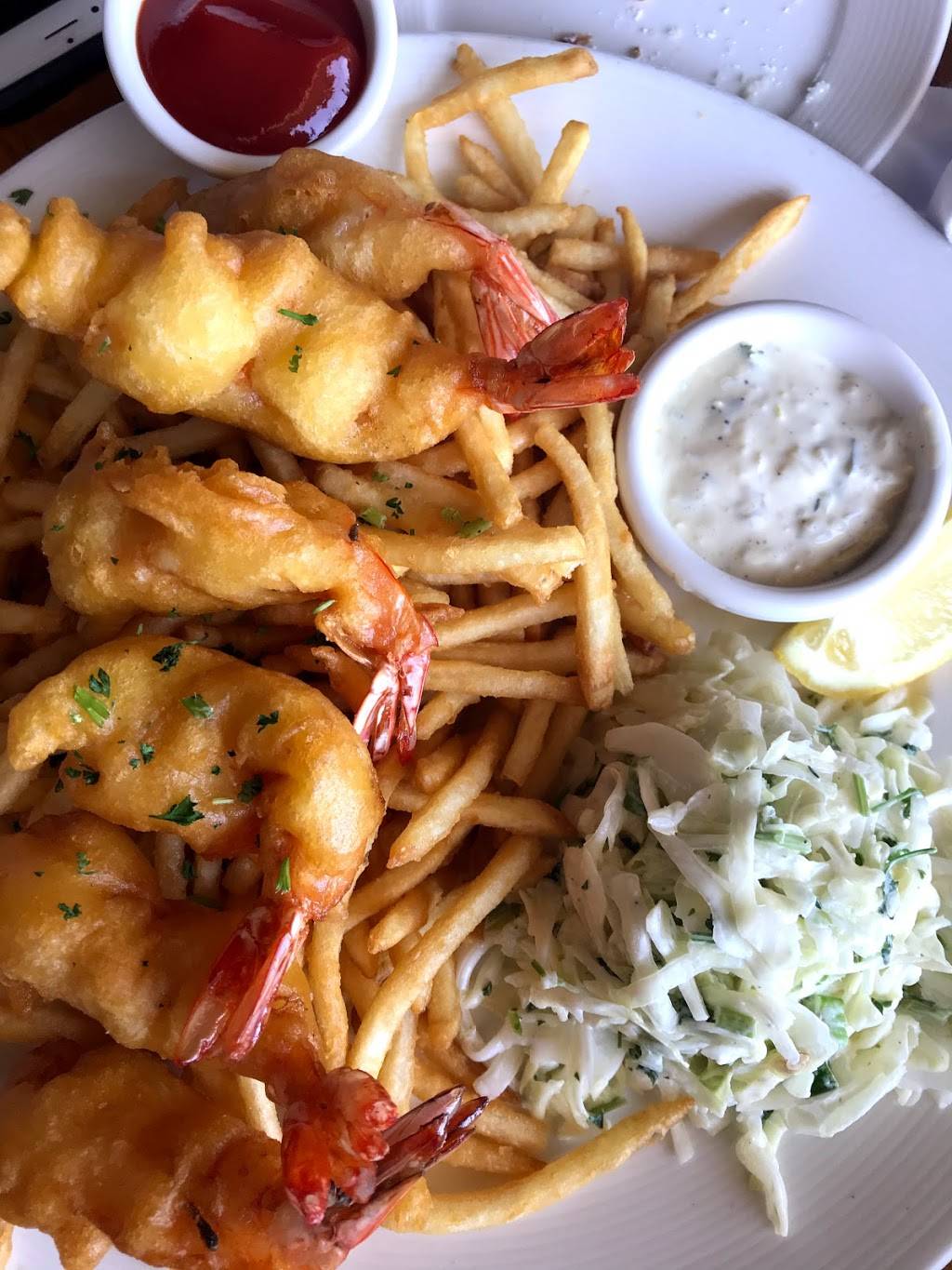 Harpoon Henrys Seafood Restaurant | restaurant | 34555 Golden Lantern, Dana Point, CA 92629, USA | 9494932933 OR +1 949-493-2933