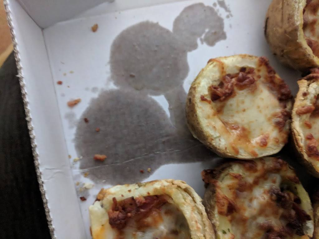 Carminos Pizza | restaurant | 4728 Pearl Rd, Cleveland, OH 44109, USA | 2163989365 OR +1 216-398-9365