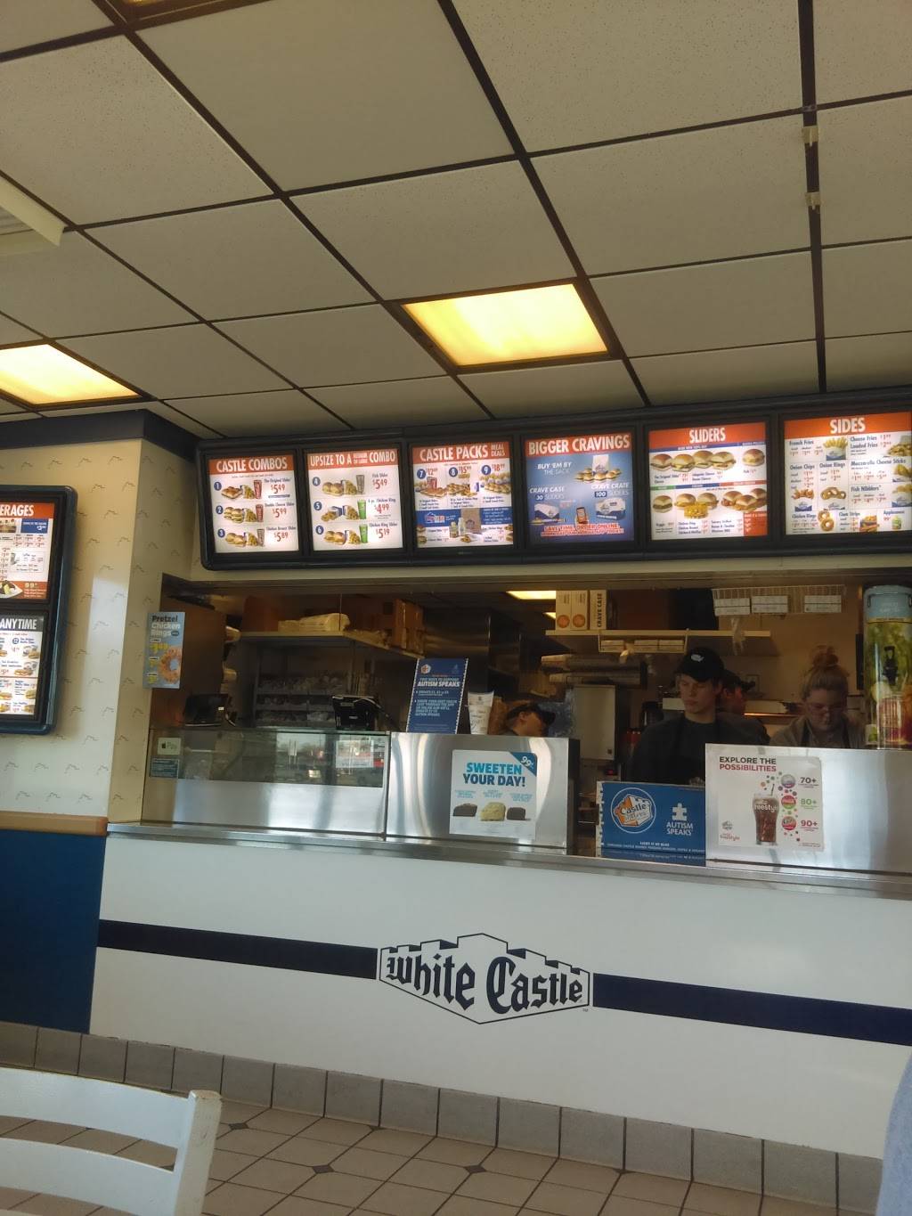 White Castle | restaurant | 310 Emerson Rd, High Ridge, MO 63049, USA | 6366779188 OR +1 636-677-9188