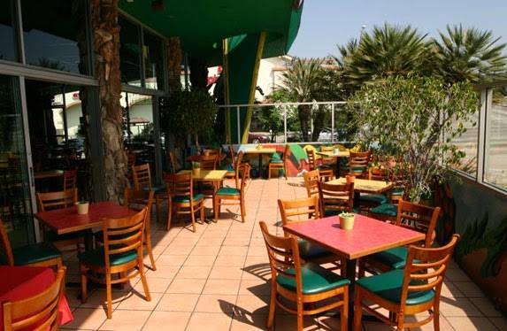 Simply Wholesome | restaurant | 4508 W Slauson Ave, Los Angeles, CA 90043, USA | 3232942144 OR +1 323-294-2144