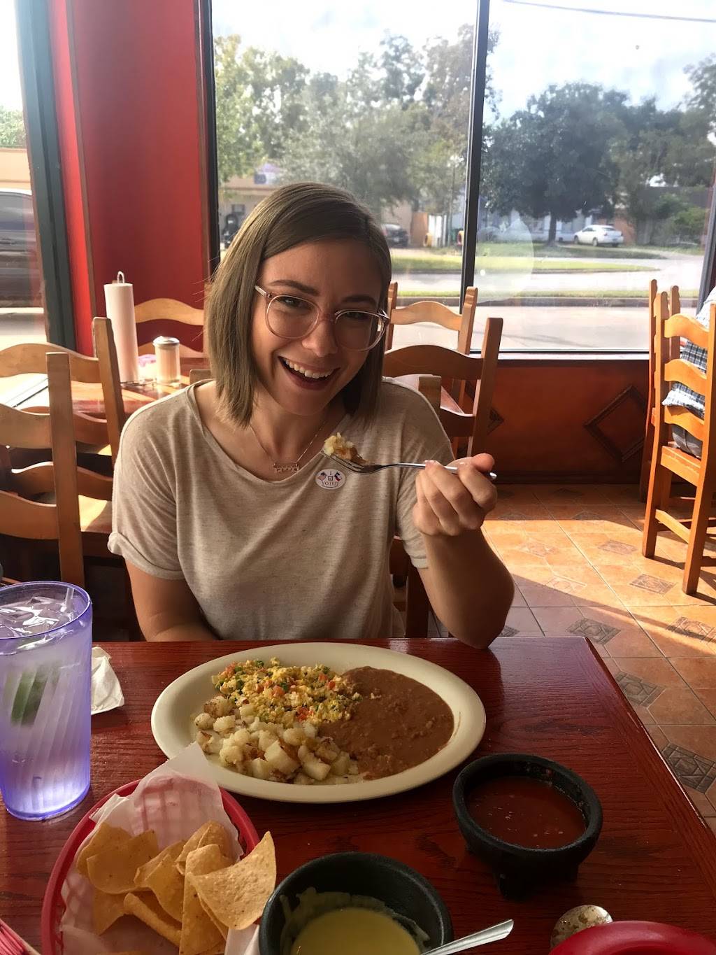 Las Locas Fajitas | restaurant | 2915 Bingle Rd, Houston, TX 77055, USA | 7134648580 OR +1 713-464-8580