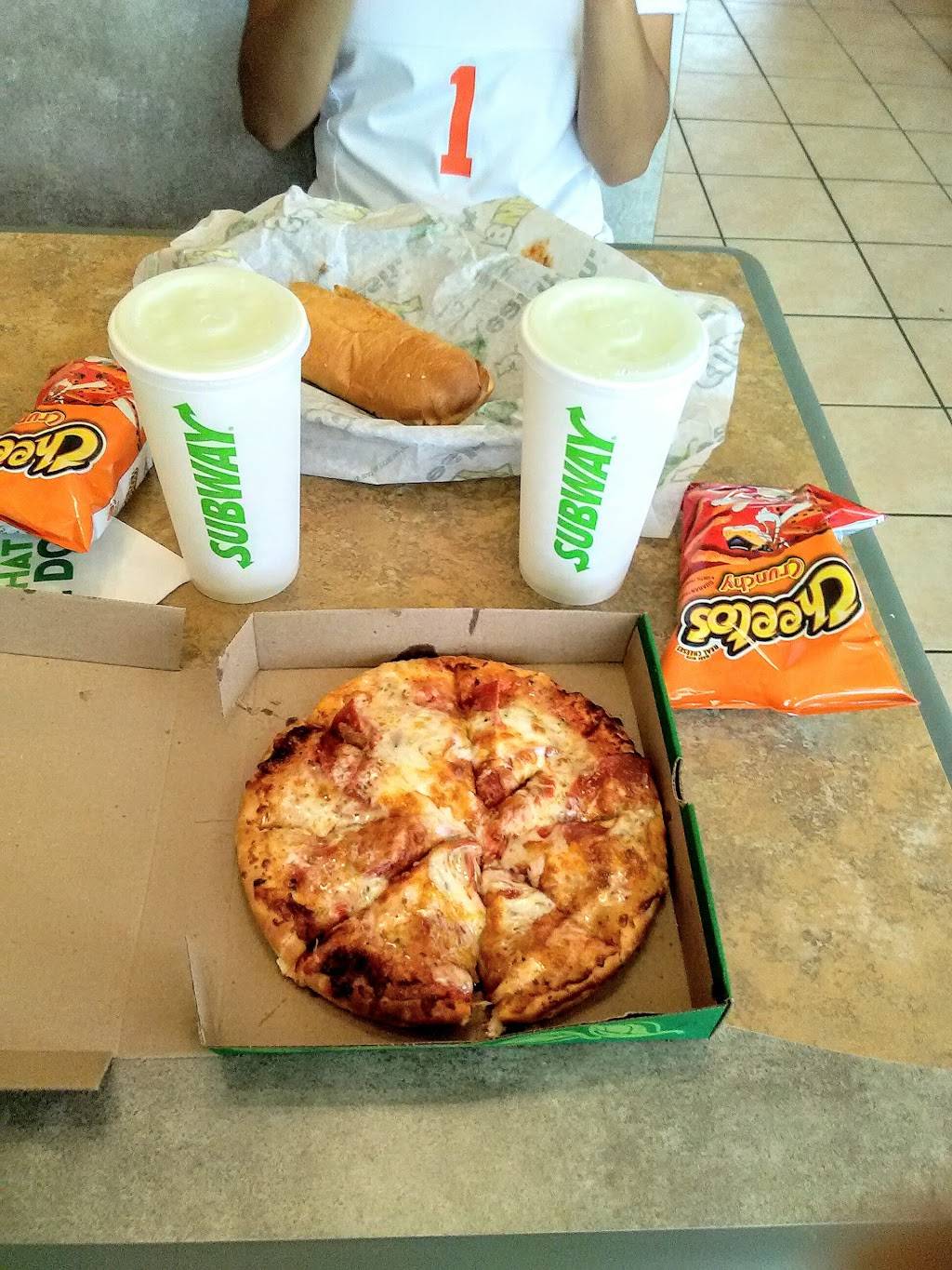 Nogalitos Subway | restaurant | 1911 Nogalitos, San Antonio, TX 78225, USA | 2105335453 OR +1 210-533-5453