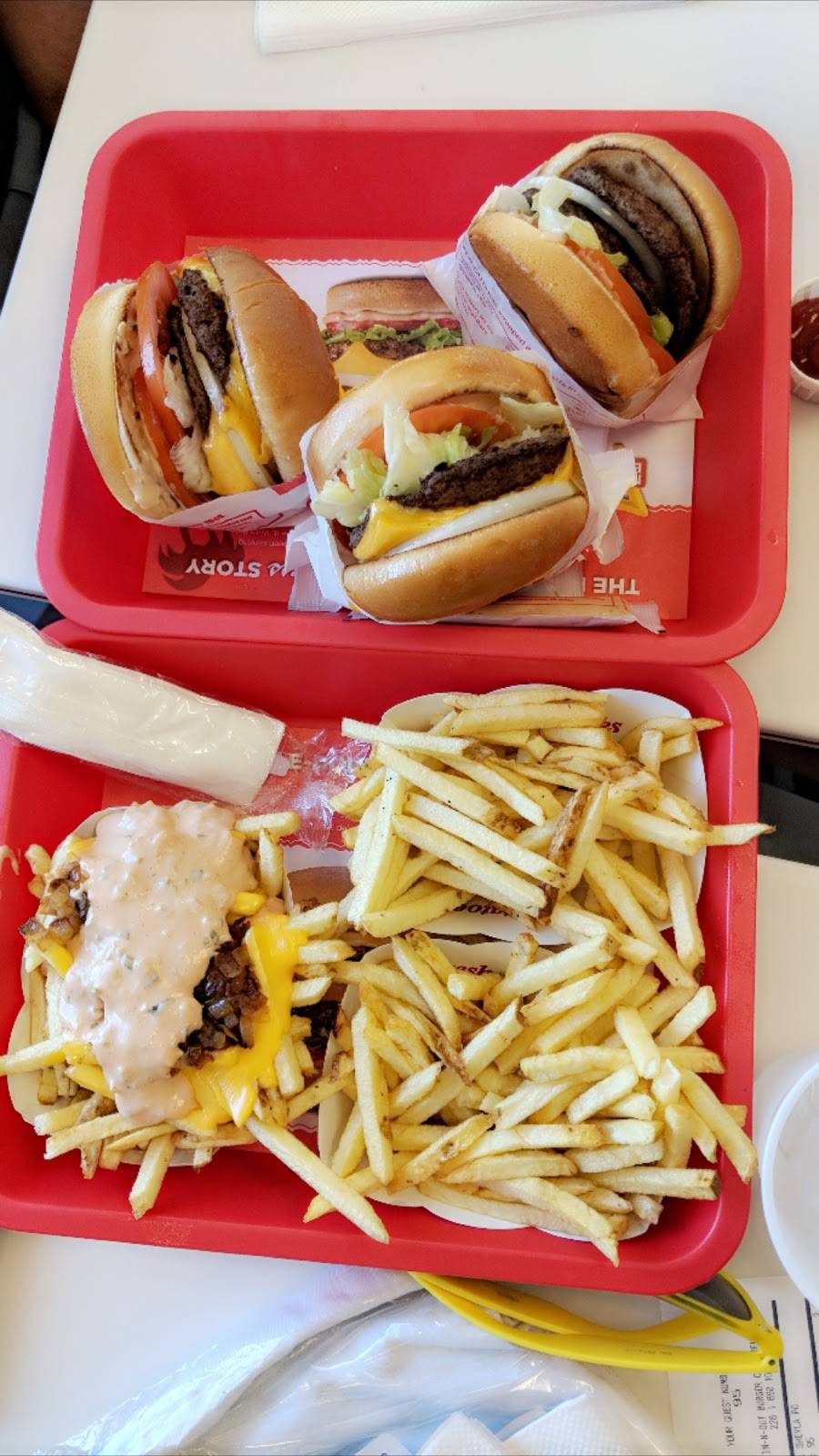 In-N-Out Burger | restaurant | 34850 N North Valley Pkwy, Phoenix, AZ 85086, USA | 8007861000 OR +1 800-786-1000