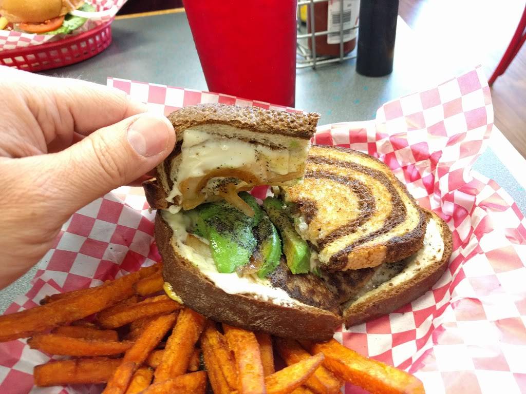 Johnnys Diner & Creamery | restaurant | 2213 N Tracy Blvd, Tracy, CA 95376, USA | 2098330800 OR +1 209-833-0800