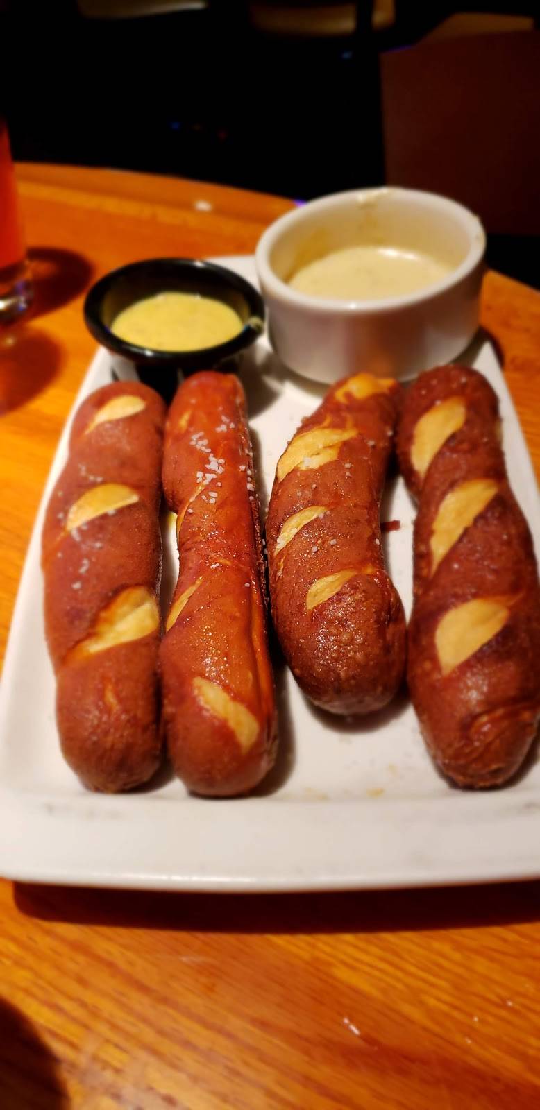 Applebees Grill + Bar | restaurant | 829 Providence Rd, Brandon, FL 33511, USA | 8136430000 OR +1 813-643-0000