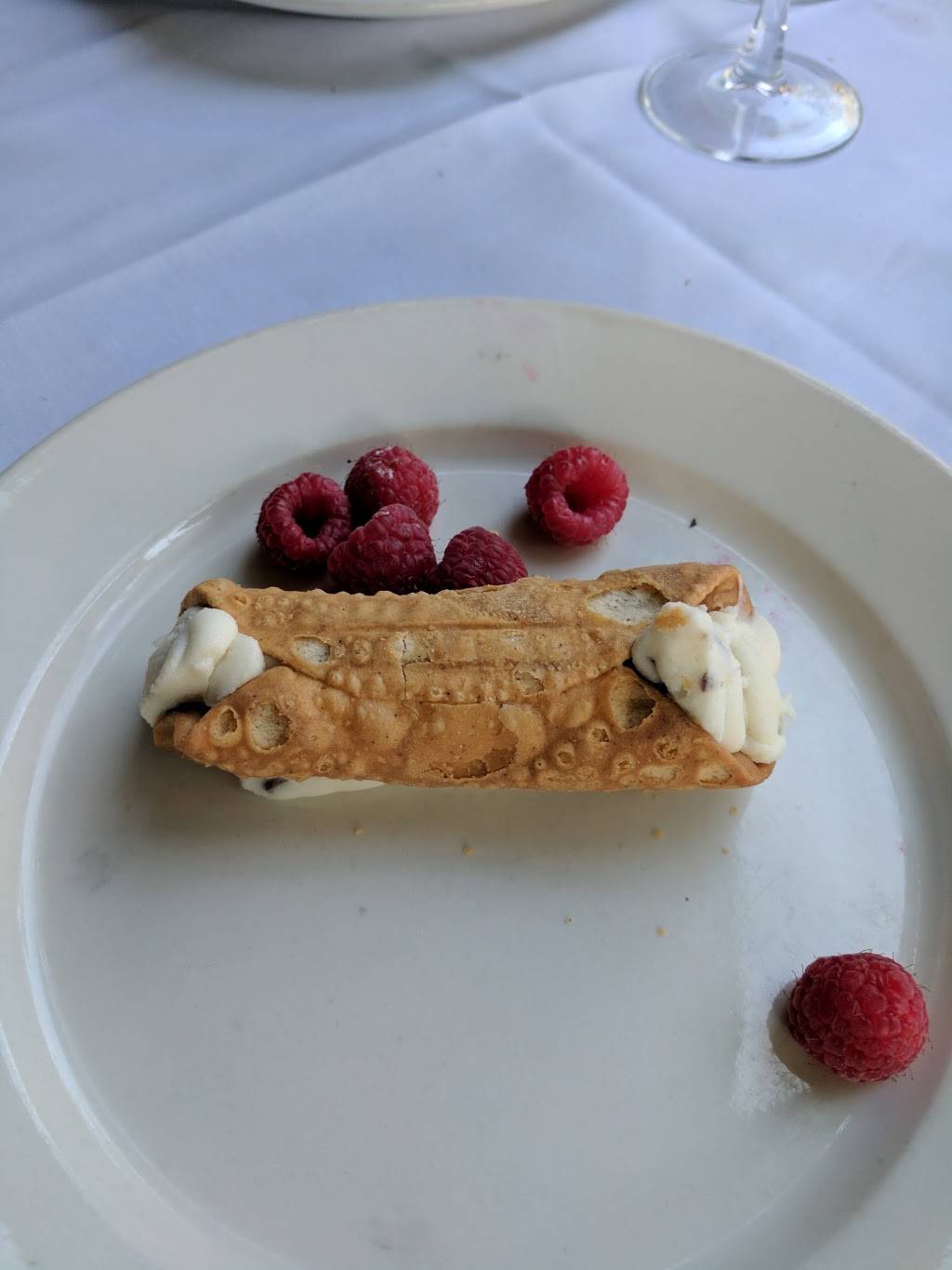 Landini Brothers Restaurant | restaurant | 115 King St, Alexandria, VA 22314, USA | 7038368404 OR +1 703-836-8404