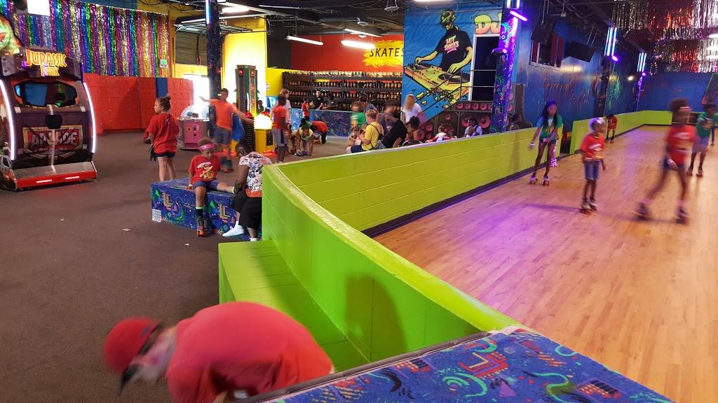 Hot Skates | restaurant | 1716 Whitehead Rd, Woodlawn, MD 21207, USA | 4102657525 OR +1 410-265-7525