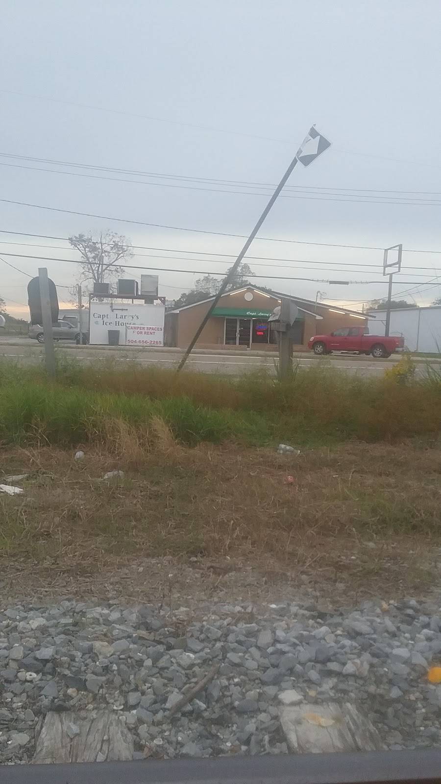 Capt Larrys Seafood Market | restaurant | 11334 LA-23, Belle Chasse, LA 70037, USA | 5046562265 OR +1 504-656-2265