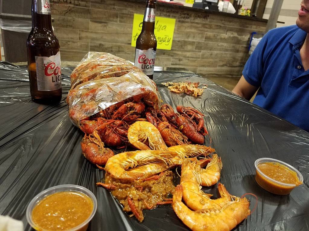 Bon Crawfish Hut | restaurant | 2615 W Pioneer Pkwy #122, Grand Prairie, TX 75051, USA | 2147882901 OR +1 214-788-2901
