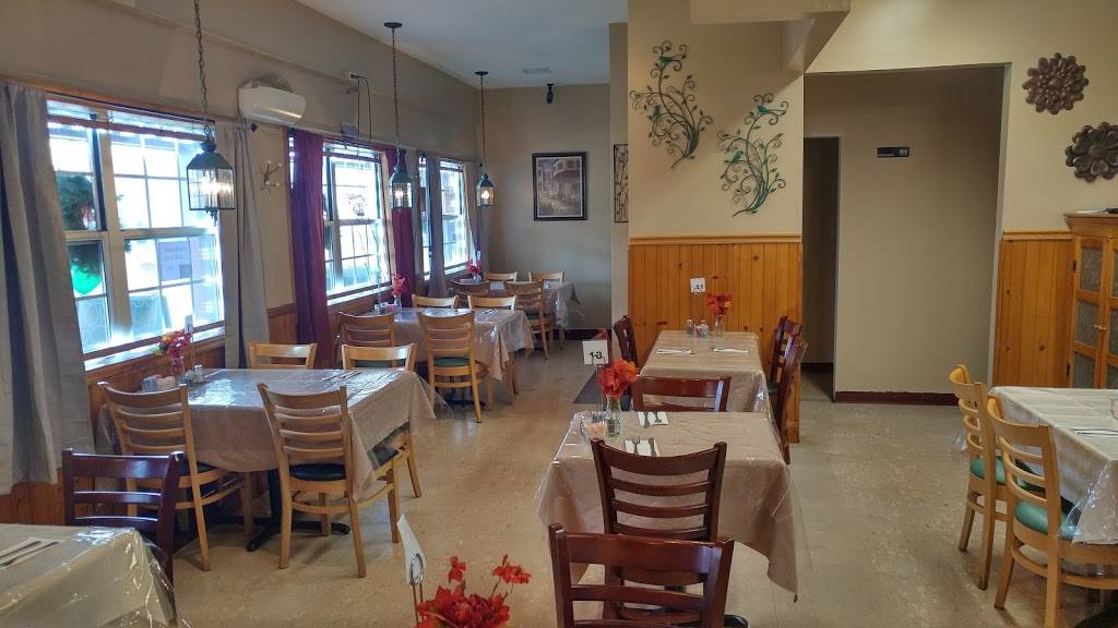 Roundtown Cafe&Grill | restaurant | 2092 NY-302, Circleville, NY 10919, USA | 8456097523 OR +1 845-609-7523