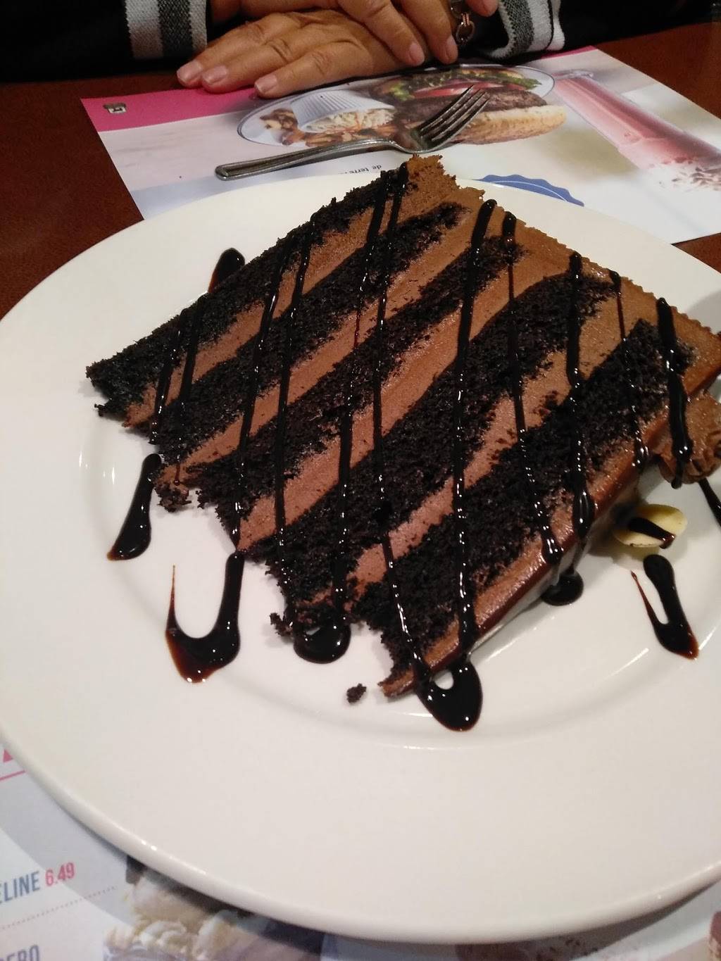 Nickels Deli Restaurants | restaurant | Place Versailles, 7275 Rue Sherbrooke E, Montréal, QC H1N 1E9, Canada | 5143522052 OR +1 514-352-2052