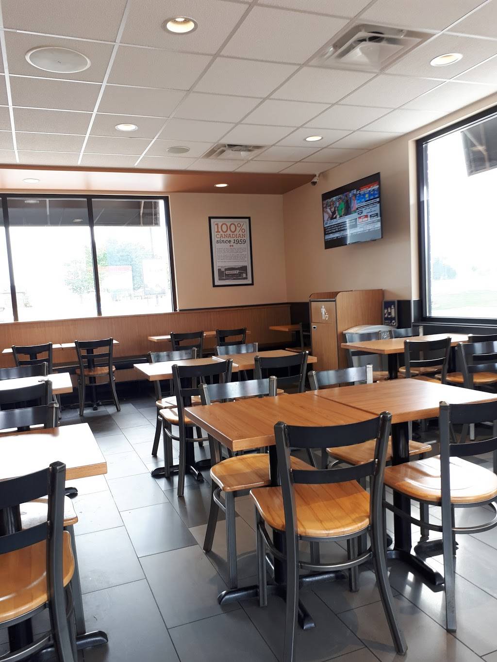 Harveys | restaurant | 811 Erie St, Stratford, ON N4Z 1A1, Canada | 5192722917 OR +1 519-272-2917