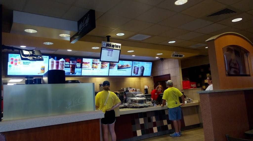 McDonalds | cafe | 109 S Gilbert St, Danville, IL 61832, USA | 2174464084 OR +1 217-446-4084