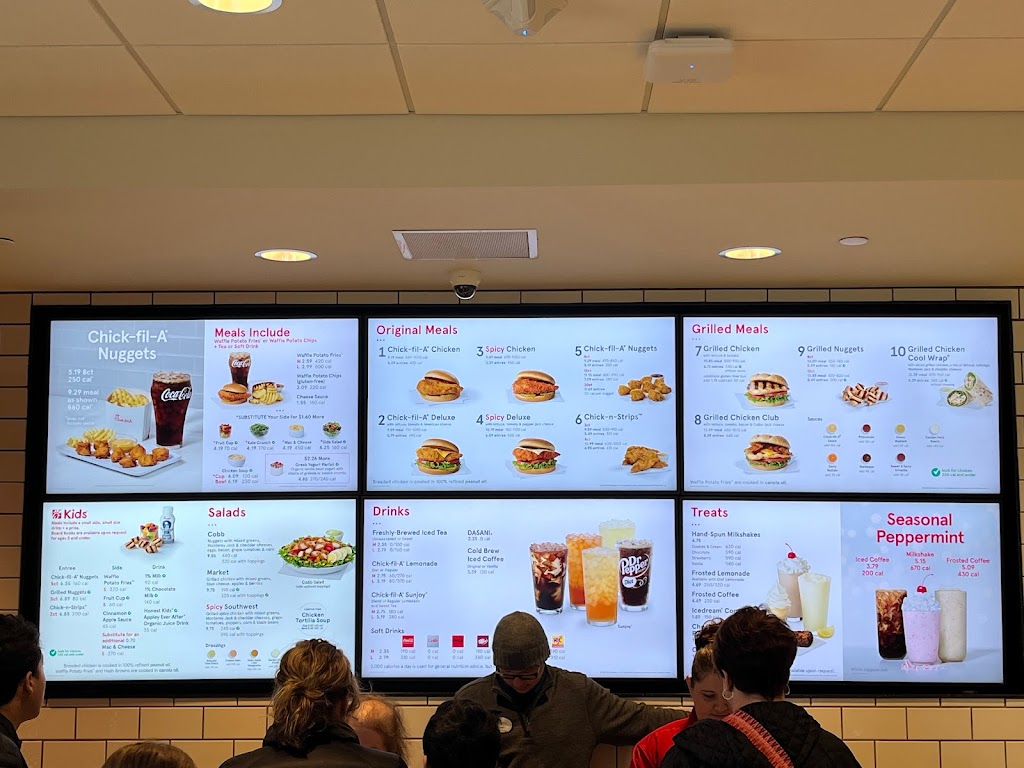 Chick-fil-A | restaurant | 3849 S Oakwood Mall Dr, Eau Claire, WI 54701, USA | 7155989510 OR +1 715-598-9510