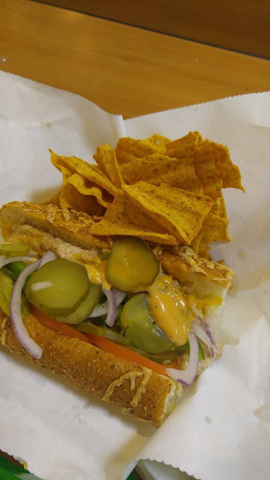 Subway Restaurants | restaurant | 880 Jacksonville Rd #101, Ivyland, PA 18974, USA | 2156722052 OR +1 215-672-2052