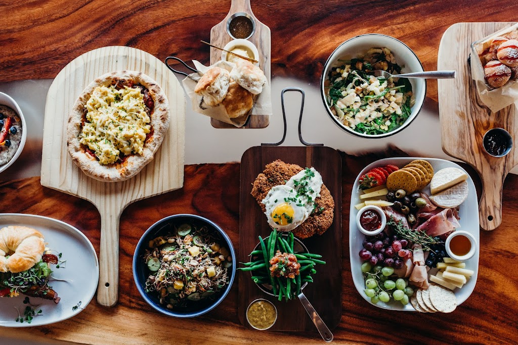 Farmers Commons | restaurant | 111 Via Francesco, Florence, TX 76527, USA | 5125727010 OR +1 512-572-7010