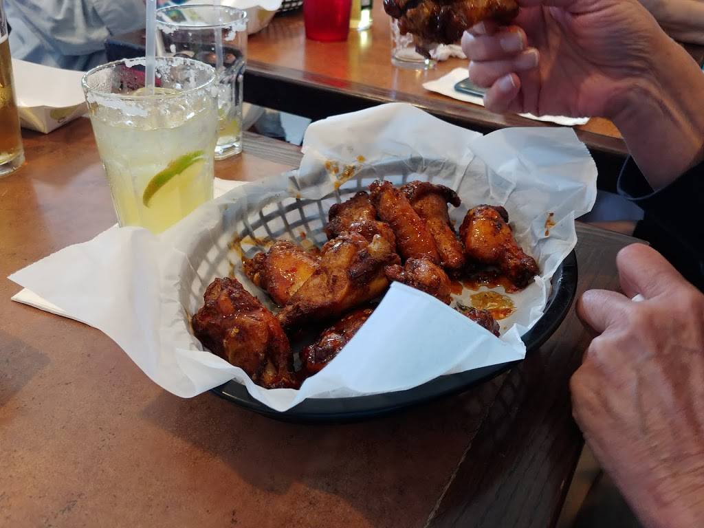 Trains Tavern | restaurant | US-202, Lebanon, ME 04027, USA | 2074576032 OR +1 207-457-6032