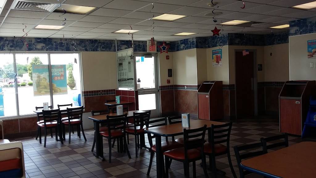 White Castle | restaurant | 306 W N Ave, Villa Park, IL 60181, USA | 6308330047 OR +1 630-833-0047