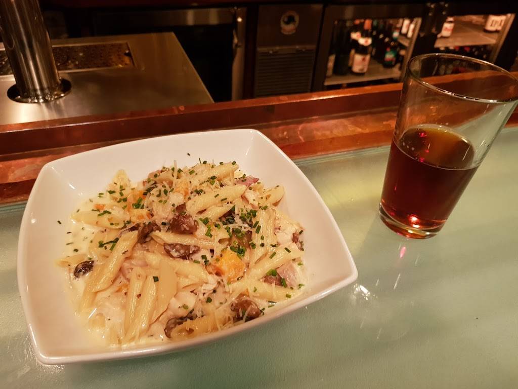 Salt Restaurant and Bar | restaurant | 1060 E Genesee St, Syracuse, NY 13210, USA | 3154769000 OR +1 315-476-9000