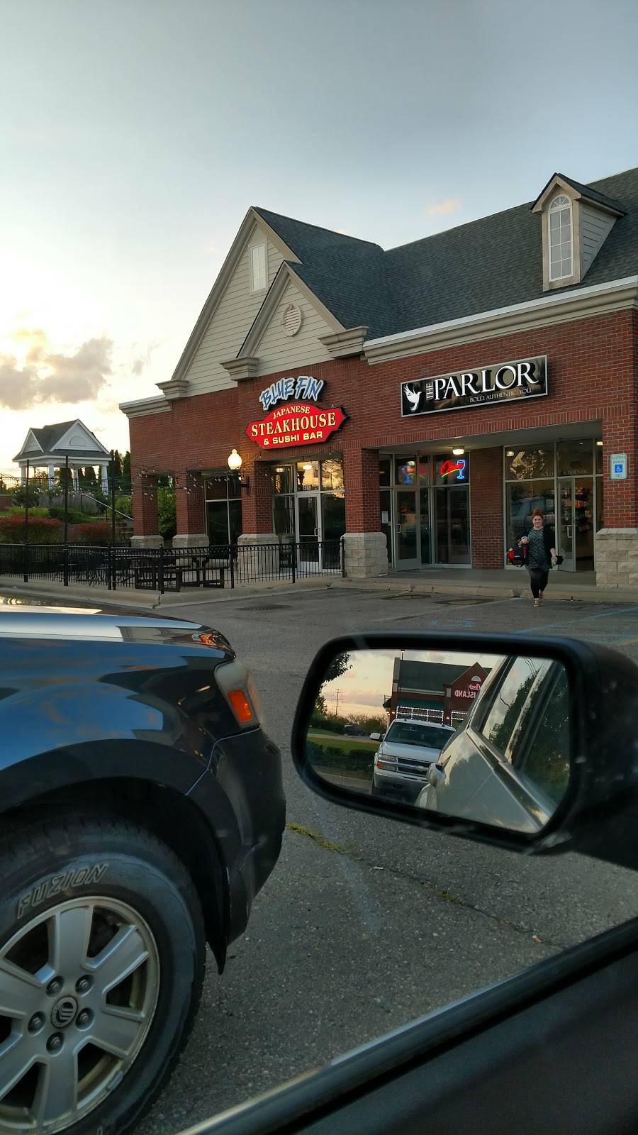 Bluefin Japanese Steakhouse & Sushi | restaurant | 4313 E Grand River Ave, Howell, MI 48843, USA | 5175458899 OR +1 517-545-8899