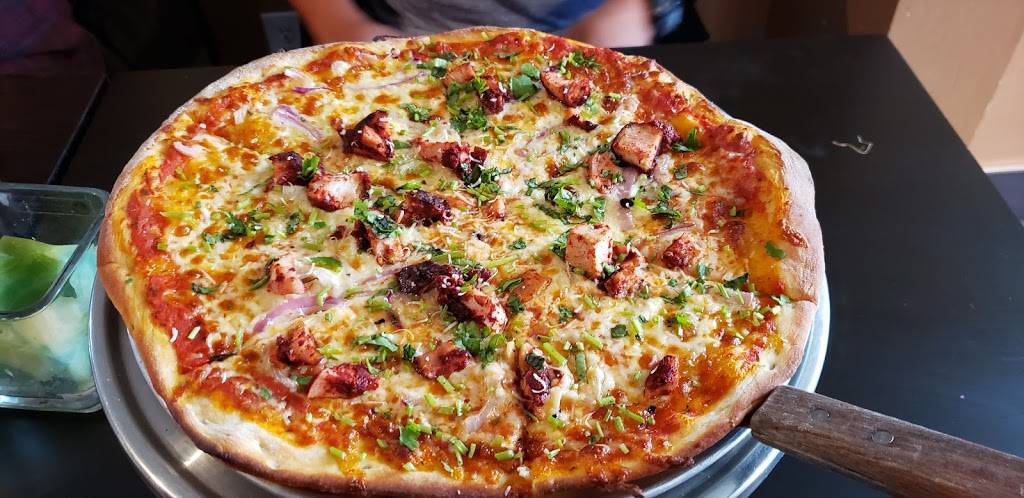 MJ.M.D. Pizza de Luigi Pizza | restaurant | 241 Chemin Old Chelsea, Chelsea, QC J9B 1J3, Canada | 8198272882 OR +1 819-827-2882