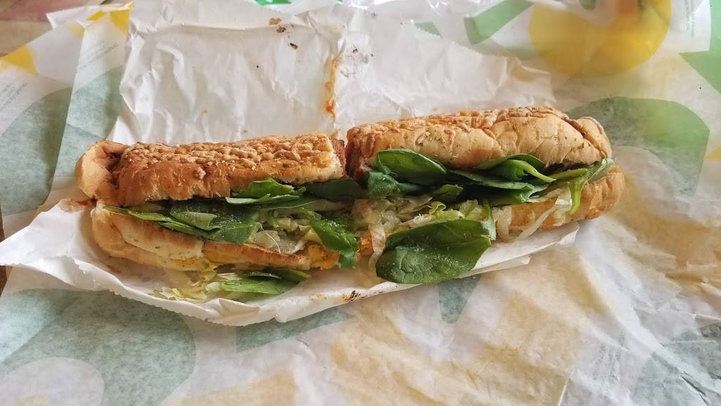 Subway | restaurant | 1583 Paulson Rd, River Falls, WI 54022, USA | 7154262544 OR +1 715-426-2544