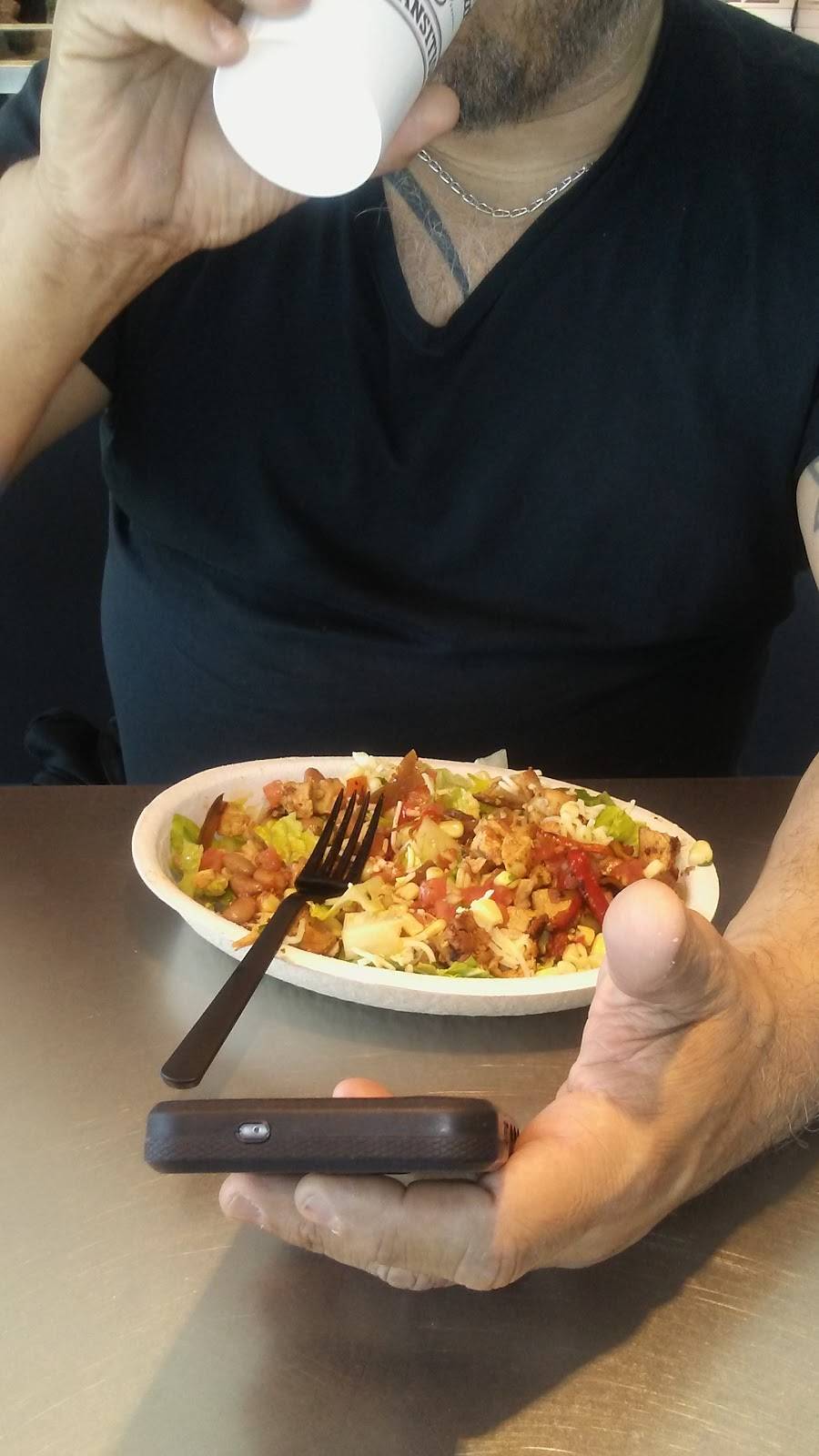Chipotle Mexican Grill | restaurant | 10771 Gateway S Blvd Bldg M, Ste 101, El Paso, TX 79934, USA | 9158222968 OR +1 915-822-2968