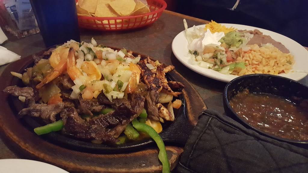 Del Rio Restaurant | restaurant | 701 E Market St, Leesburg, VA 20176, USA | 7037779554 OR +1 703-777-9554